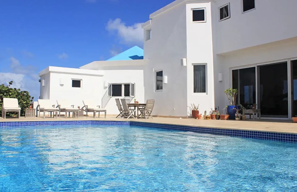 Featured image for The Beauty of Waterfront Luxury Properties