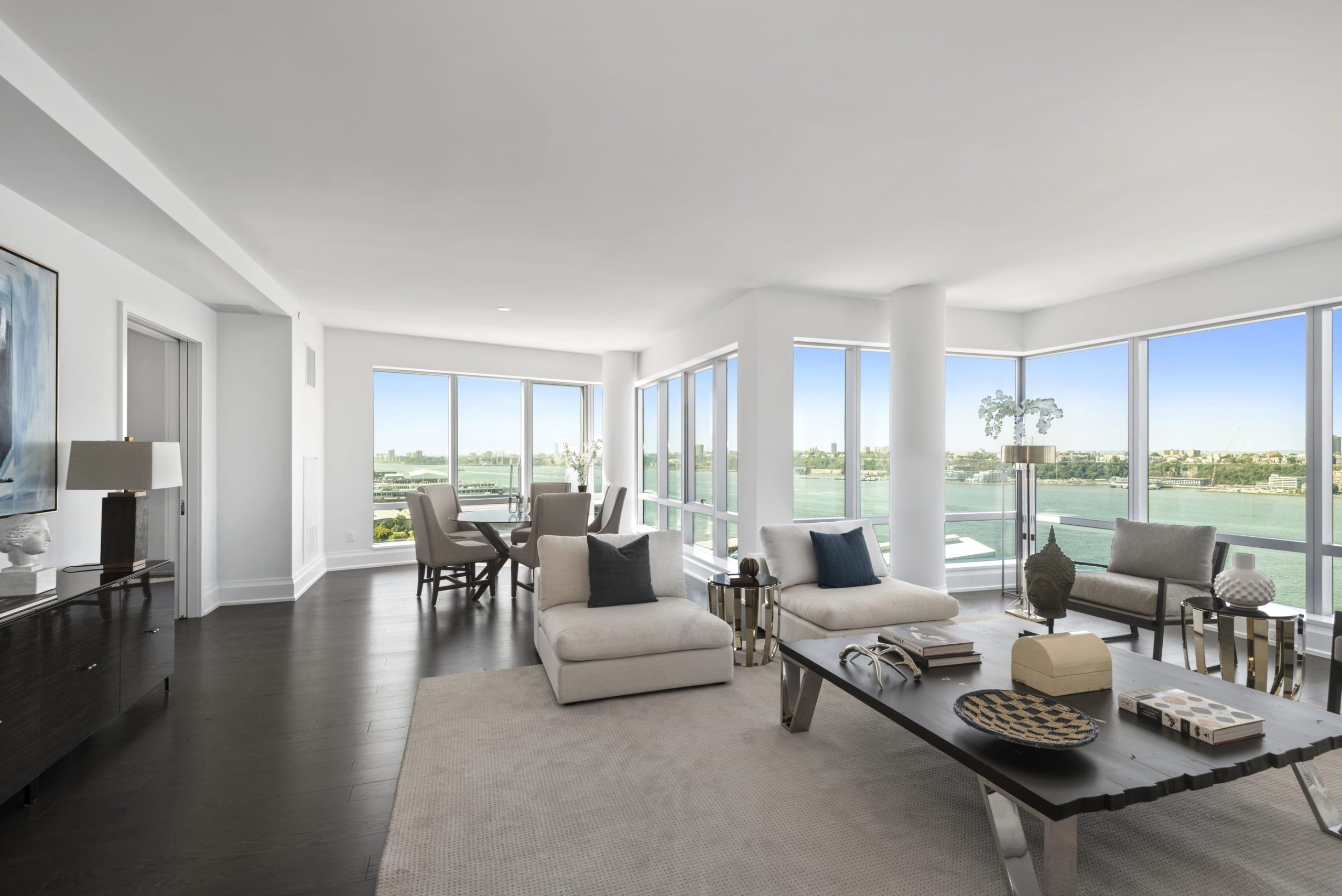 Featured image for Waterfront Homes: Living by the Beauty of the Water