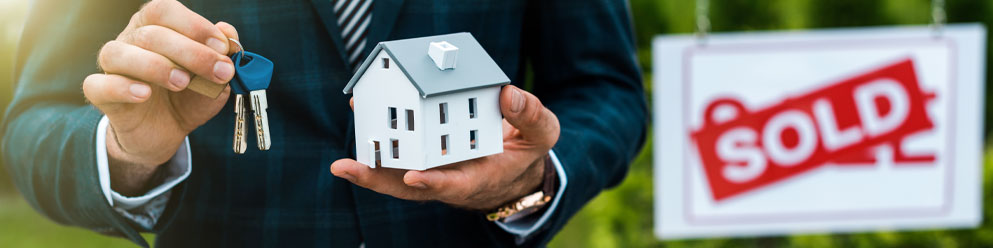 Featured image for Selling in a Buyer's Market? Expert Real Estate Tips